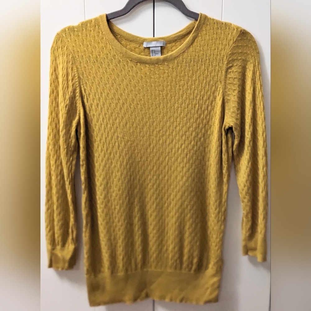 H&M, Golden Yellow, 3/4 sleeve, Scoopneck Sweater, Size Medium.